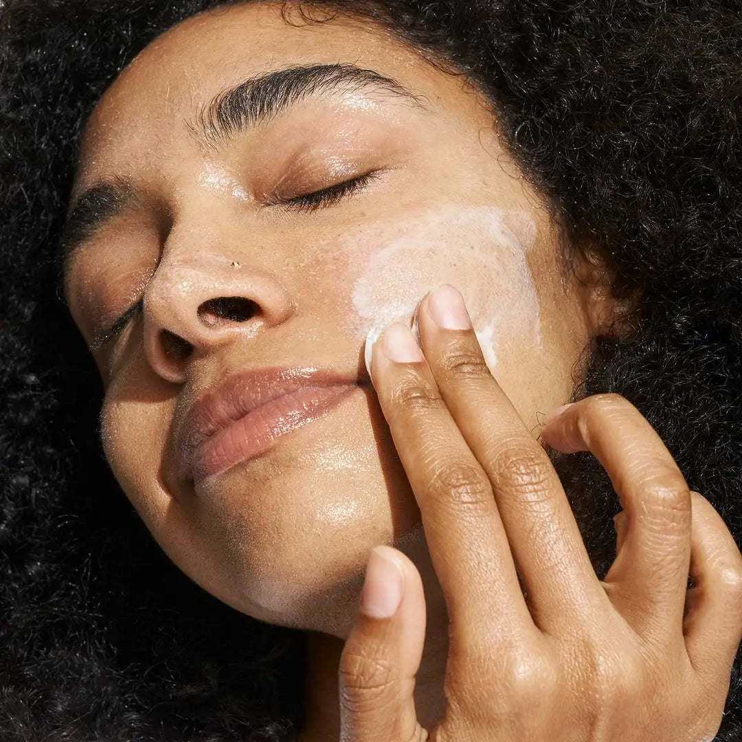 Le Cleanser - Gel to Milk Cleanser - Bewell