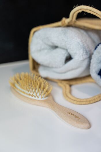 Brosse à cheveux Picots bois – 100% Naturelle Apimani