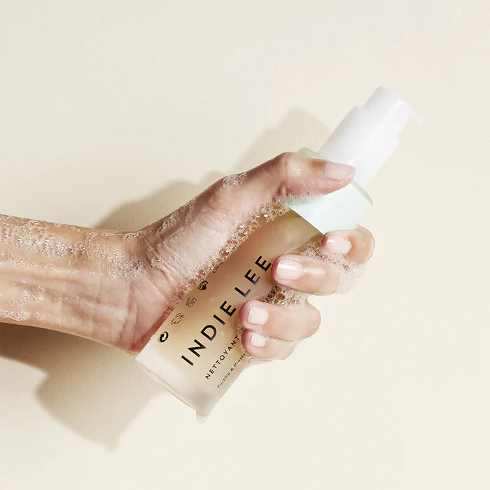 Brightening Cleanser - Nettoyant éclaircissant Indie Lee - Bewell